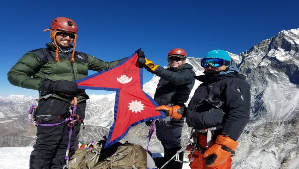 island peak climbing